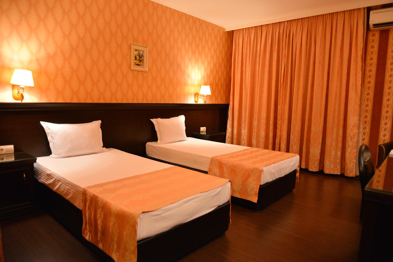 Chateau-Hotel Trendafiloff -B&B Chirpan Pokoj fotografie