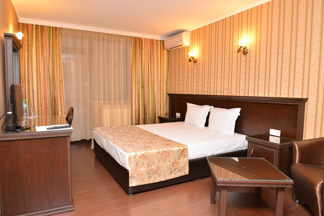 Chateau-Hotel Trendafiloff -B&B Chirpan Pokoj fotografie
